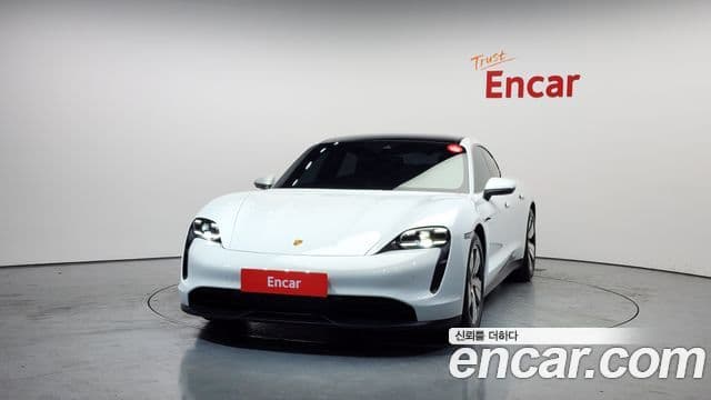 Porsche Taycan 2023 — Photo 10/20
