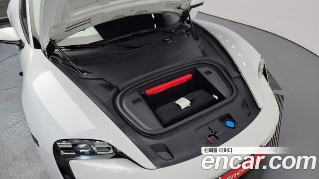 Porsche Taycan 2023 — Photo 20/20