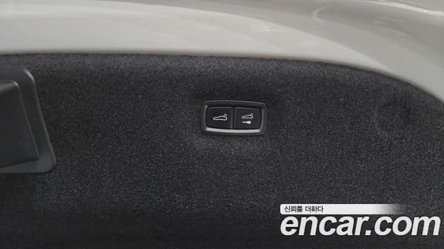 Porsche Taycan 2023 — Photo 19/20