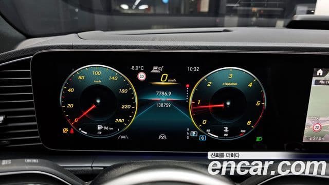 Mercedes-Benz GLE-Class 2021 — ფოტო 7/20