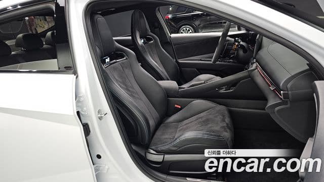 Hyundai The New Avante Hybrid 2023 — Photo 6/20