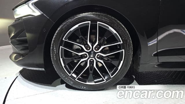 Kia K5 2021 — ფოტო 5/20