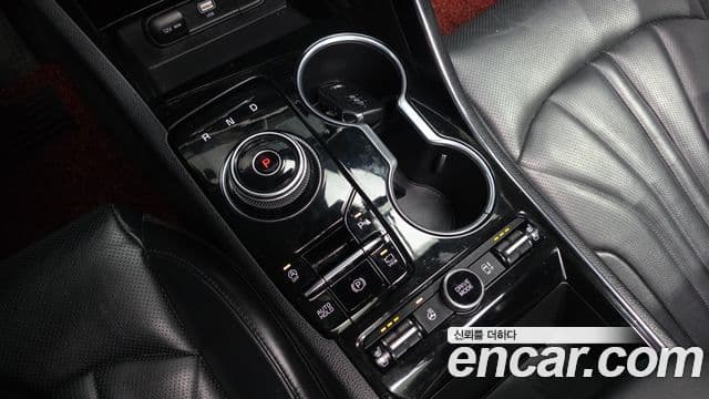 Kia K5 2021 — ფოტო 9/20