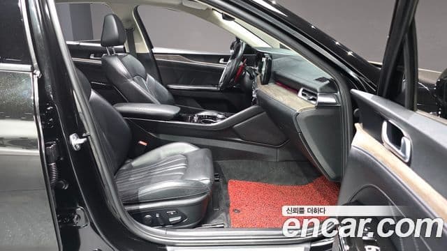 Kia K5 2021 — ფოტო 10/20