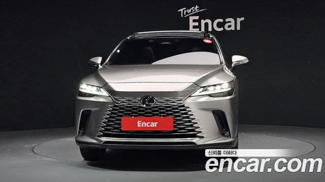 Lexus RX350h 2023 — ფოტო 2/20