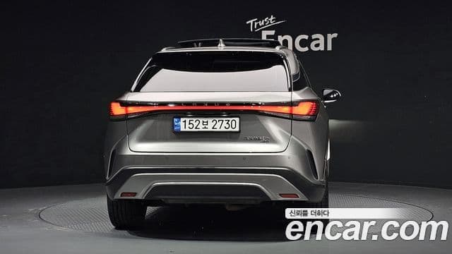 Lexus RX350h 2023 — ფოტო 3/20