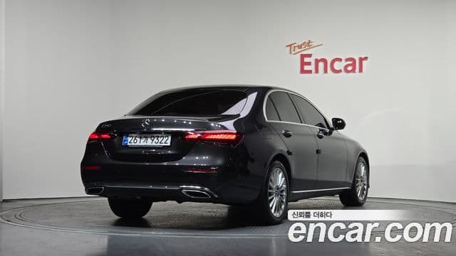 Mercedes-Benz E-Class 2021 — Фото 2/20