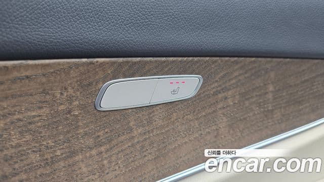 Mercedes-Benz E-Class 2021 — Фото 19/20