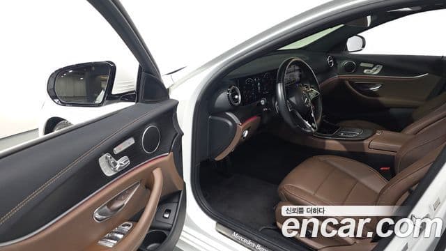 Mercedes-Benz E-Class 2022 — Şəkil 11/20