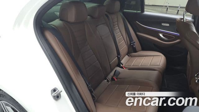 Mercedes-Benz E-Class 2022 — Şəkil 12/20