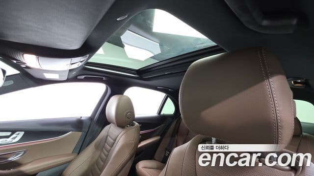 Mercedes-Benz E-Class 2022 — Şəkil 17/20