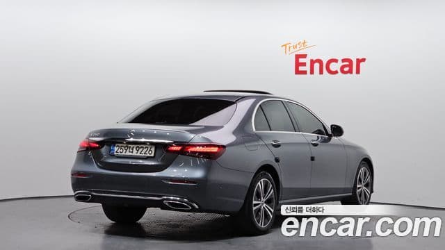 Mercedes-Benz E-Class 2021 — ფოტო 2/20