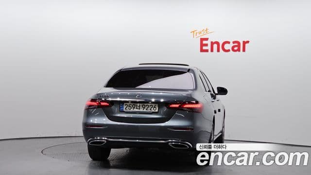 Mercedes-Benz E-Class 2021 — ფოტო 4/20