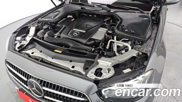 Mercedes-Benz E-Class 2021 — ფოტო 6/20