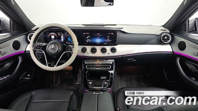 Mercedes-Benz E-Class 2021 — ფოტო 7/20