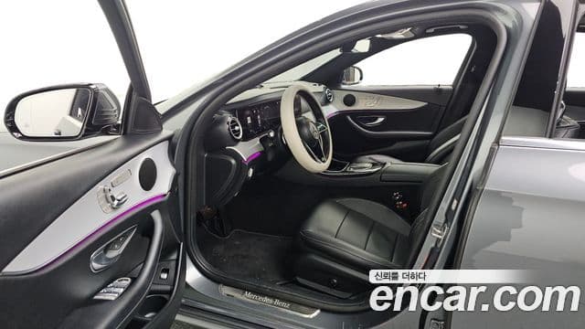 Mercedes-Benz E-Class 2021 — ფოტო 10/20