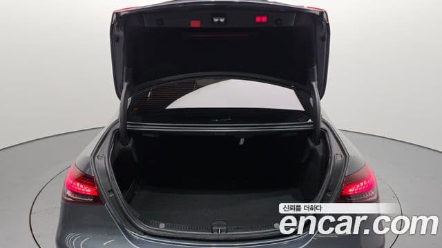 Mercedes-Benz E-Class 2021 — ფოტო 20/20