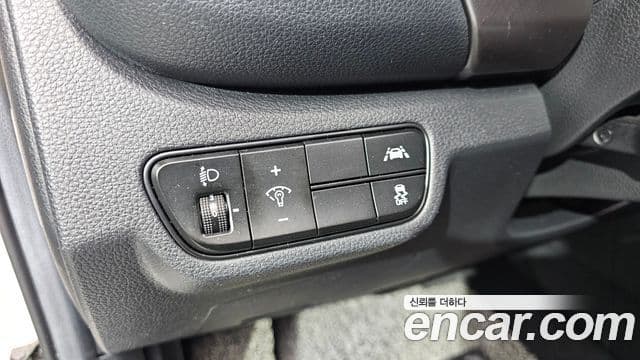 Kia Seltos 2019 — ფოტო 16/20