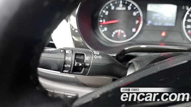Kia Seltos 2019 — ფოტო 17/20