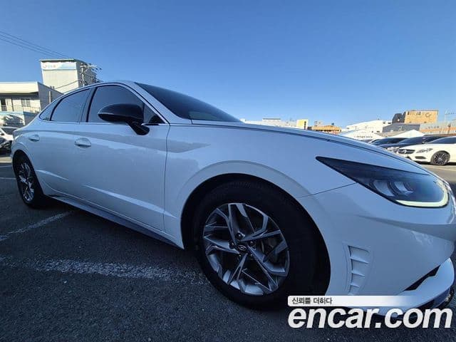 Hyundai Sonata Hybrid 2021 — Photo 10/17