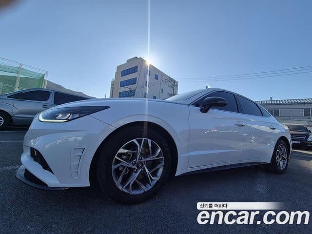 Hyundai Sonata Hybrid 2021 — Photo 12/17