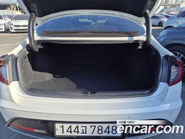 Hyundai Sonata Hybrid 2021 — Photo 6/17