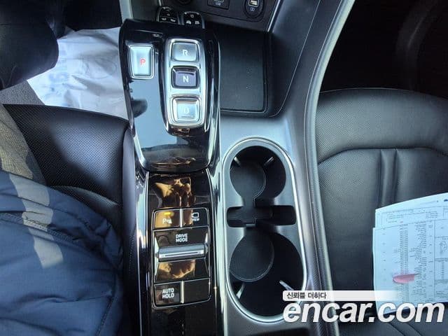 Hyundai Sonata Hybrid 2021 — Photo 16/17