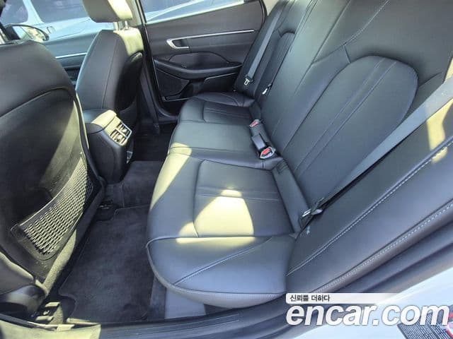 Hyundai Sonata Hybrid 2021 — Photo 11/17