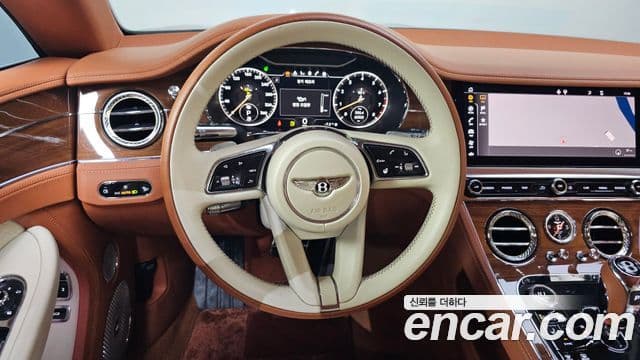 Bentley Continental GT 2022 — Şəkil 13/20