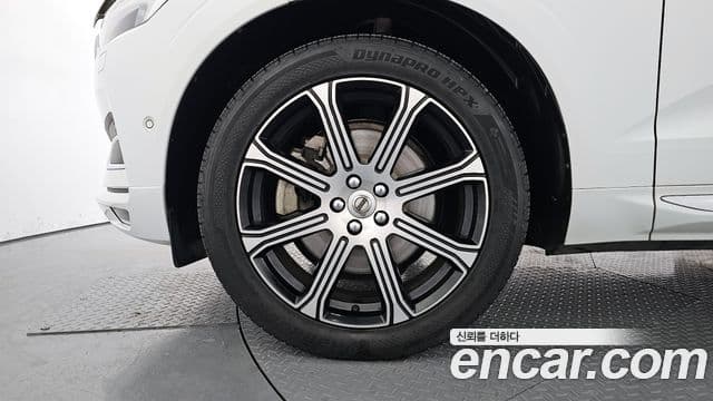 Volvo XC60 2020 — Şəkil 18/20
