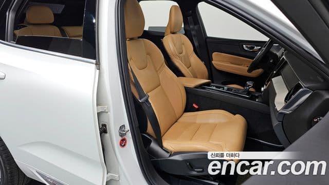Volvo XC60 2020 — Şəkil 10/20