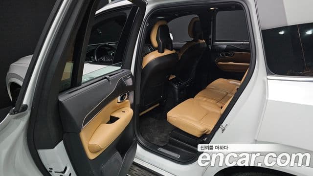 Volvo XC90 2021 — Şəkil 12/20