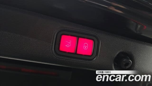 Mercedes-Benz E-Class 2022 — Photo 9/20