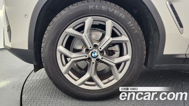 BMW X4 2023 — ფოტო 5/20