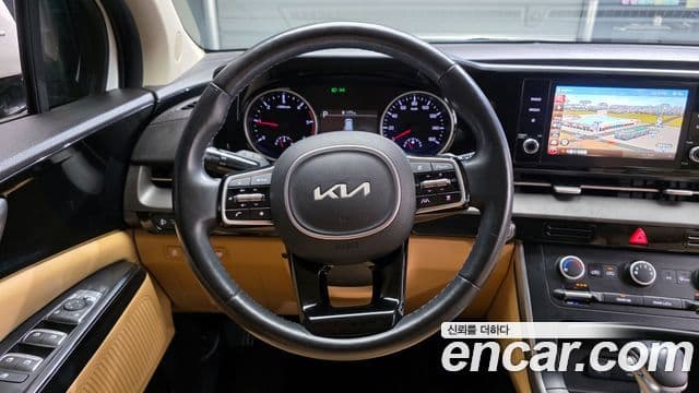 Kia Carnival 2022 — ფოტო 13/20