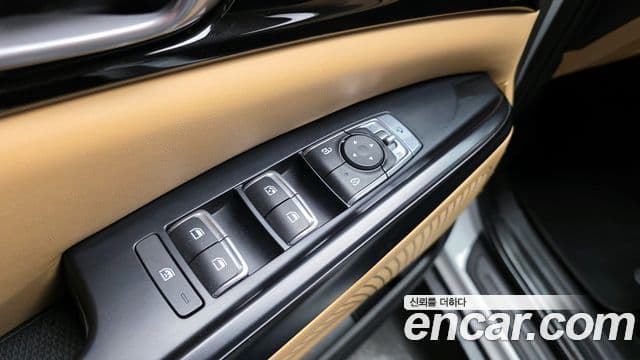 Kia Carnival 2022 — ფოტო 14/20