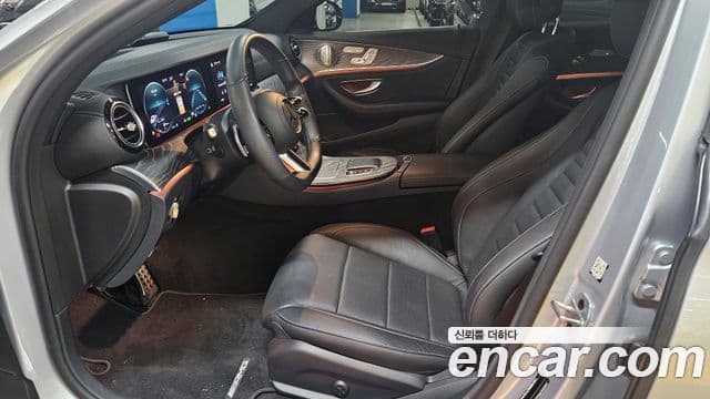 Mercedes-Benz E-Class 2022 — Фото 13/20