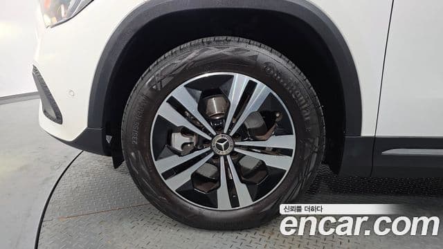 Mercedes-Benz GLA-Class 2021 — фото 5 из 20