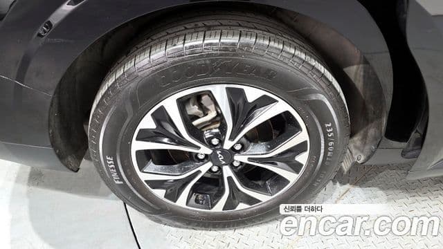 Kia Carnival 2022 — ფოტო 4/20