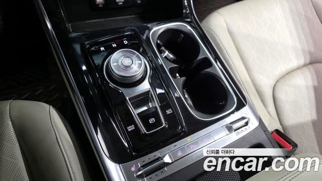 Kia Carnival 2022 — ფოტო 7/20