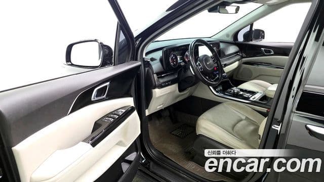 Kia Carnival 2022 — ფოტო 8/20