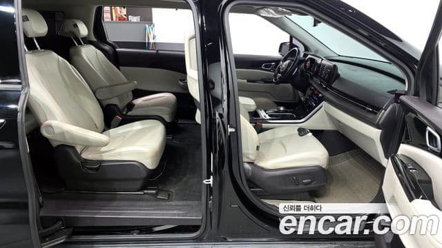 Kia Carnival 2022 — ფოტო 10/20