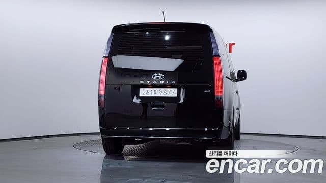 Hyundai Staria 2021 — ფოტო 3/20