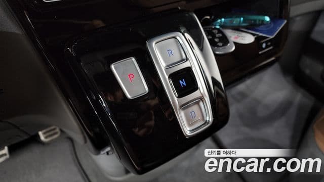 Hyundai Staria 2021 — ფოტო 17/20