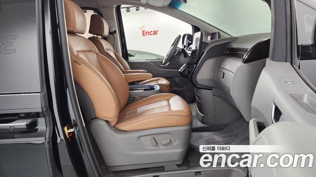 Hyundai Staria 2021 — ფოტო 14/20
