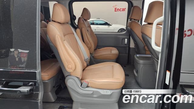 Hyundai Staria 2021 — ფოტო 6/20
