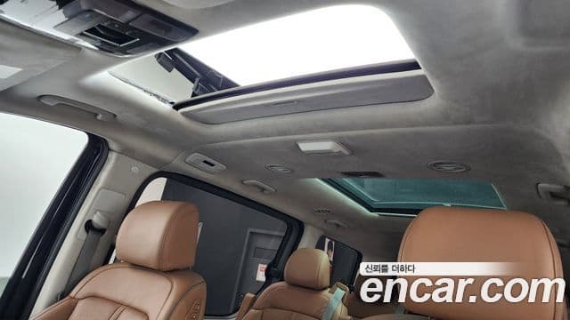 Hyundai Staria 2021 — ფოტო 2/20