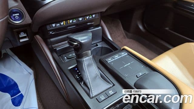Lexus ES300h 2018 — Şəkil 12/20
