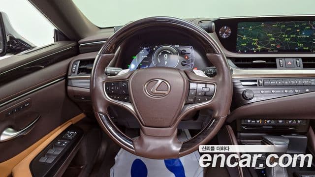 Lexus ES300h 2018 — Şəkil 20/20