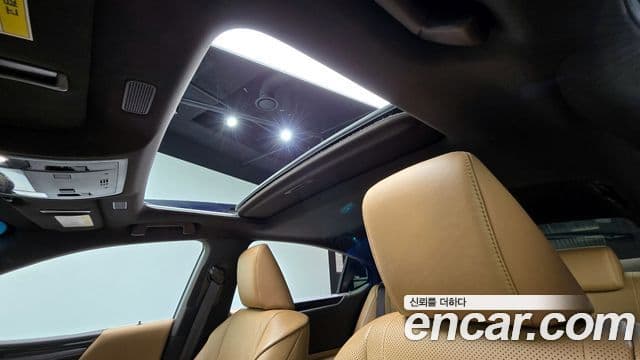 Lexus ES300h 2018 — Şəkil 7/20